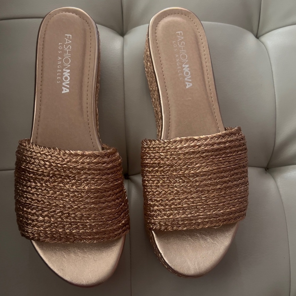Platform sandals - Picture 2 of 7